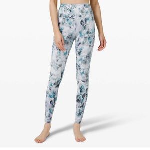 Lululemon Align TM High-Rise Pant Legging 28” in Kaleidofloral Multi print size6